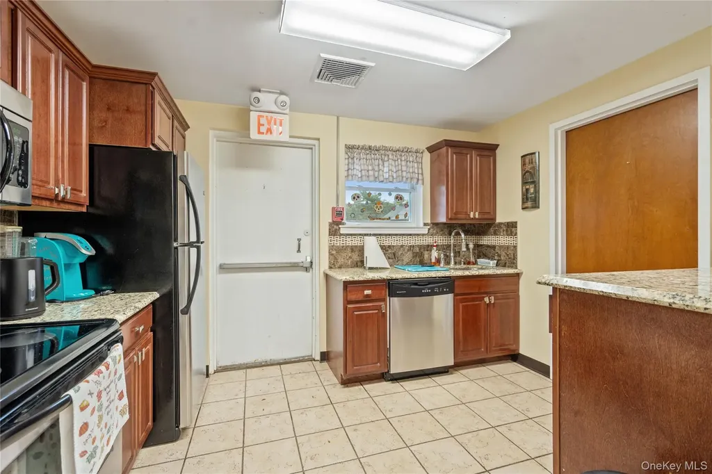 55 Forge Lane Coram NY 11727