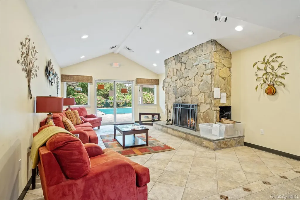 55 Forge Lane Coram NY 11727