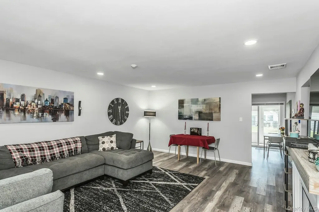 55 Forge Lane Coram NY 11727