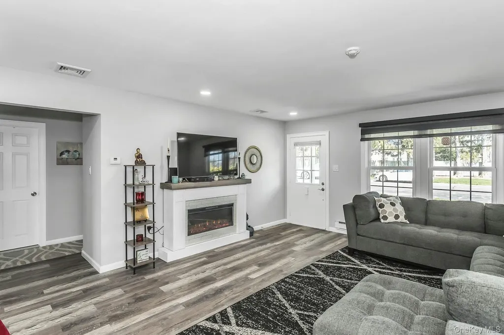 55 Forge Lane Coram NY 11727
