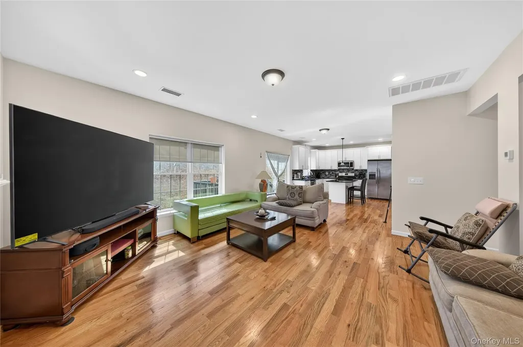 98 Bender Road Westtown NY 10998