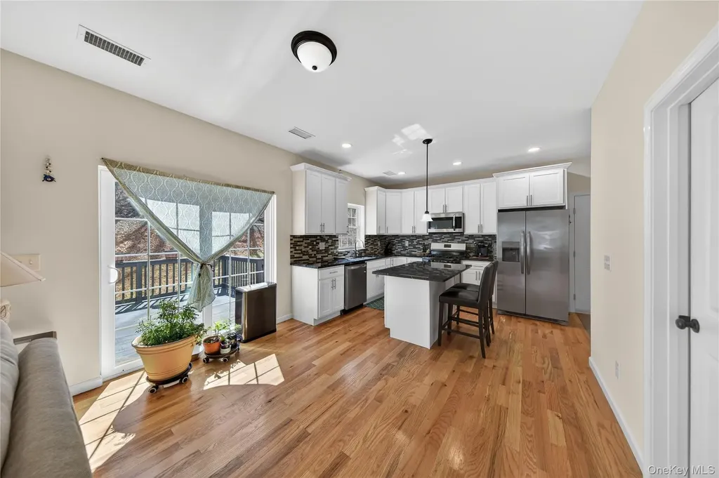 98 Bender Road Westtown NY 10998