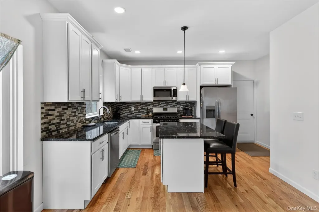 98 Bender Road Westtown NY 10998