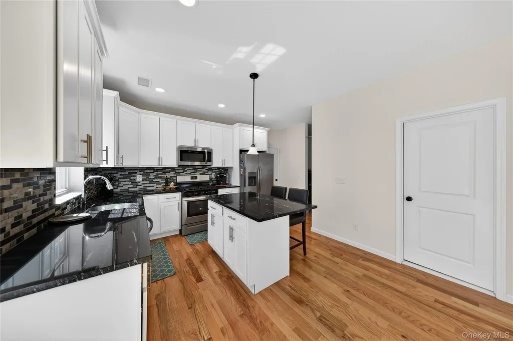 98 Bender Road Westtown NY 10998