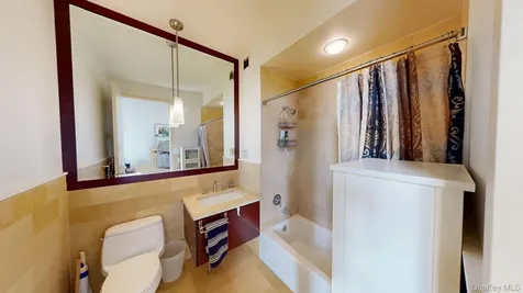 25 Leroy Place New Rochelle NY 10805