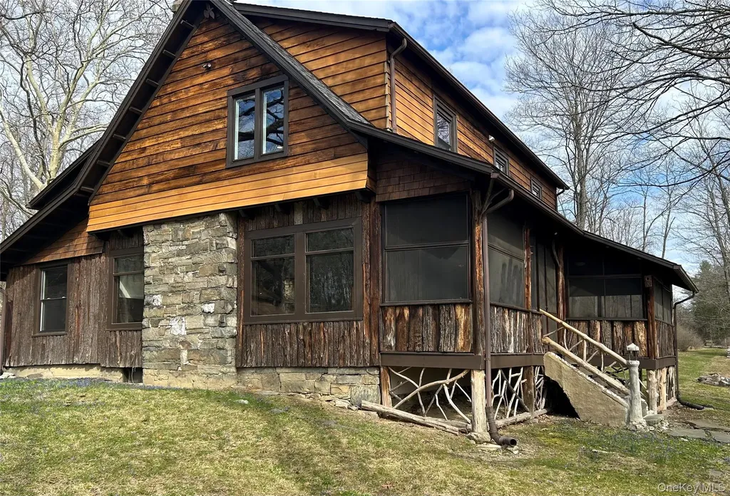 5 Riverby Lane West Park NY 12493