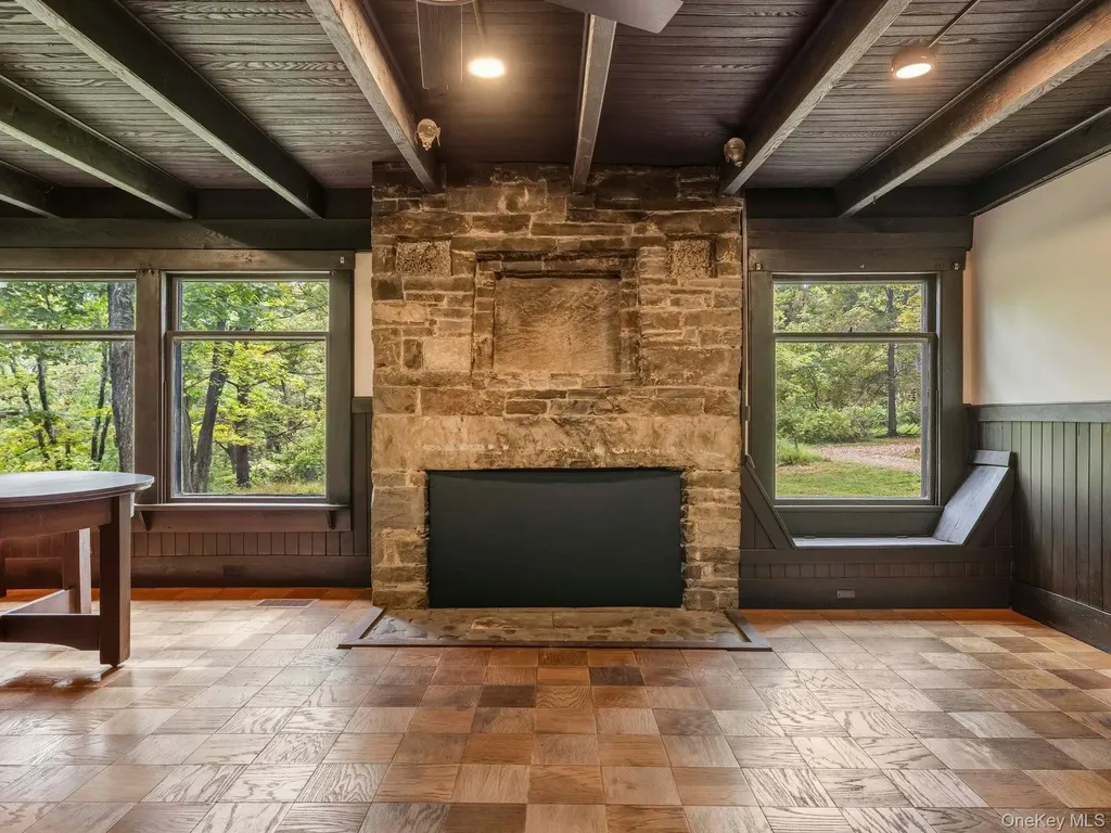 5 Riverby Lane West Park NY 12493