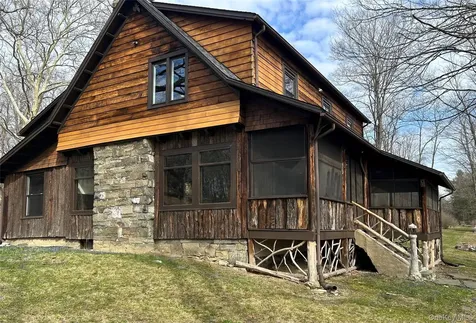 5 Riverby Lane West Park NY 12493