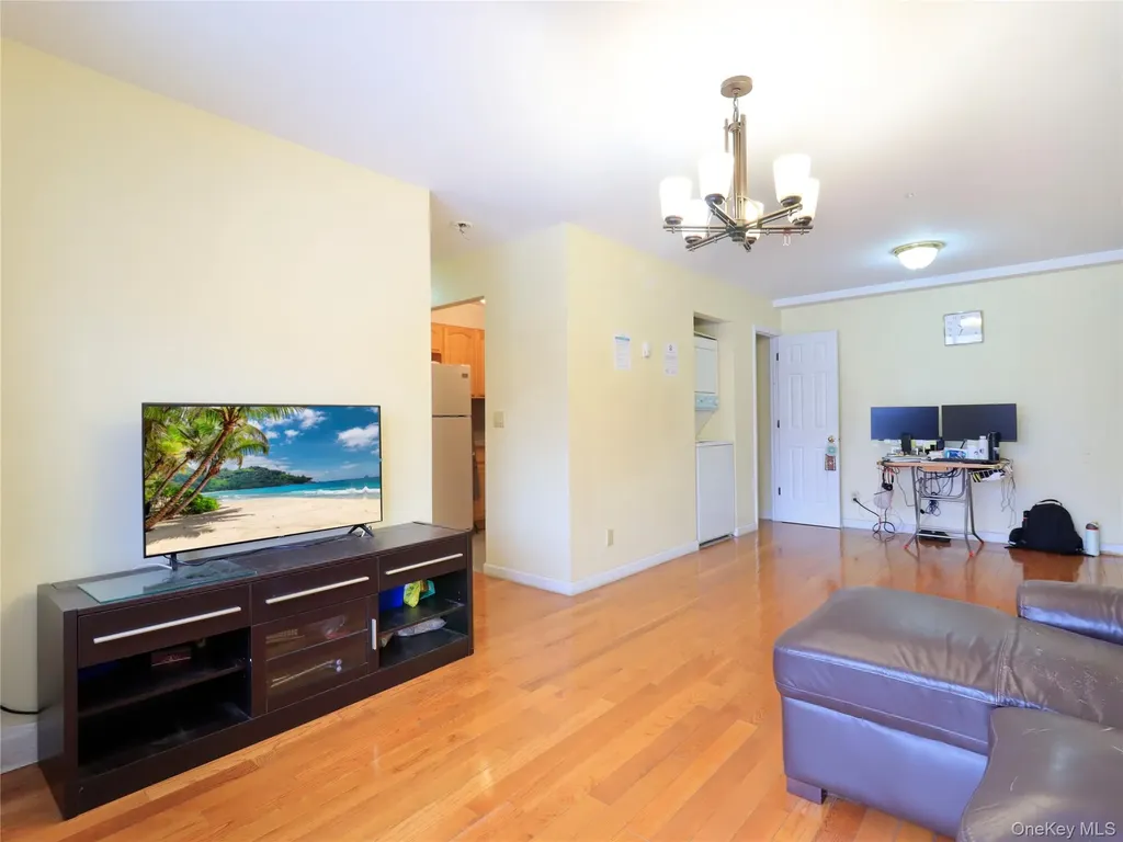 137-08 31st Road Flushing NY 11354