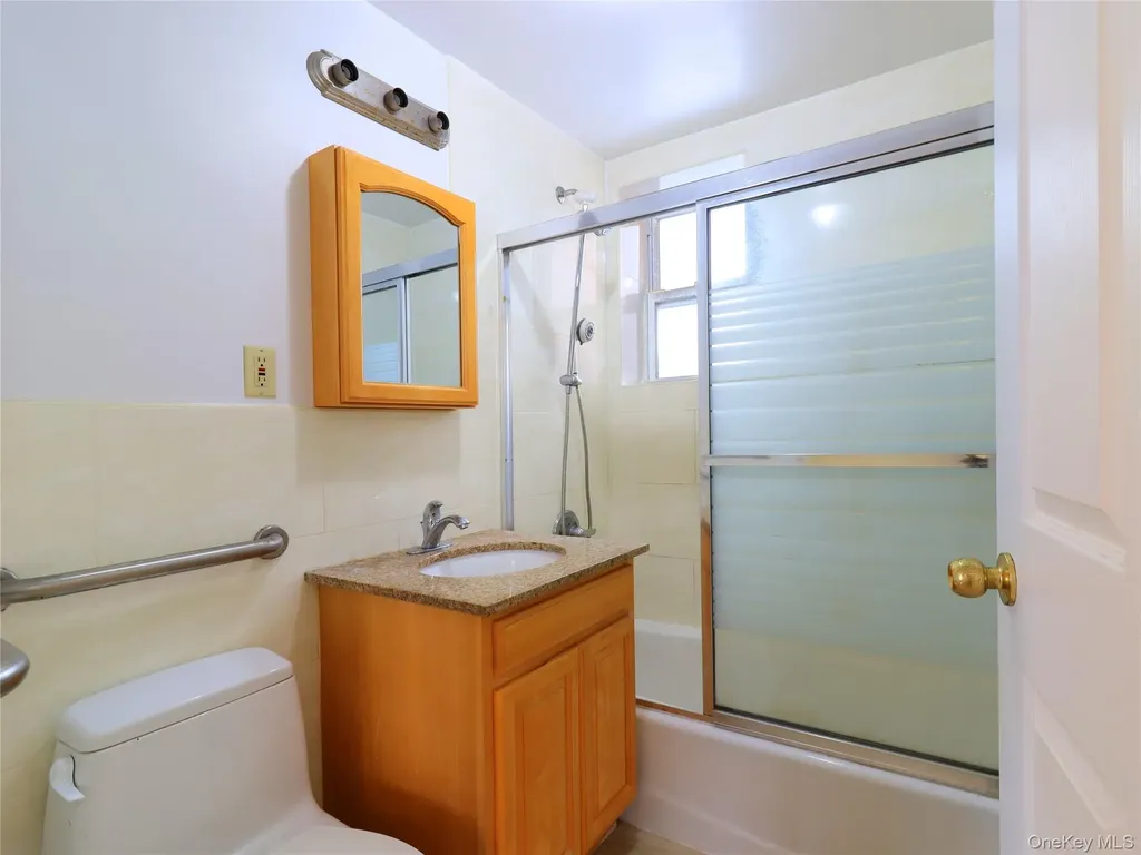 137-08 31st Road Flushing NY 11354