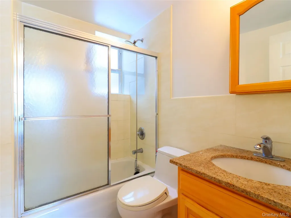 137-08 31st Road Flushing NY 11354
