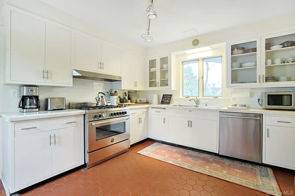 99 Penn Road Scarsdale NY 10583