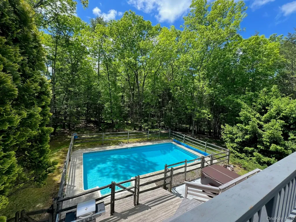 9 Munchkin Lane Kingston NY 12401