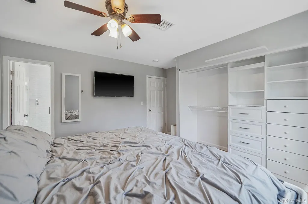 19 Goodwin Lane Coram NY 11727