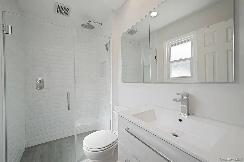 19 Goodwin Lane Coram NY 11727