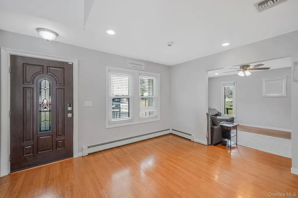 19 Goodwin Lane Coram NY 11727