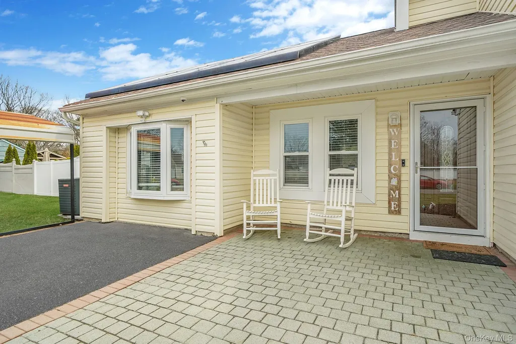 19 Goodwin Lane Coram NY 11727