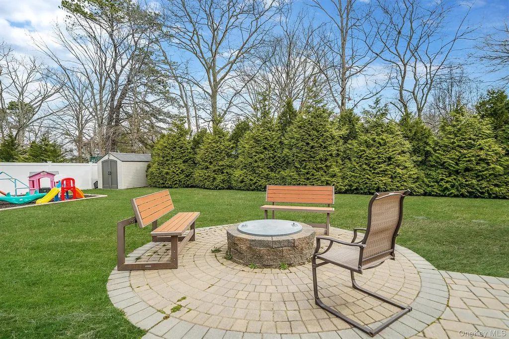 19 Goodwin Lane Coram NY 11727
