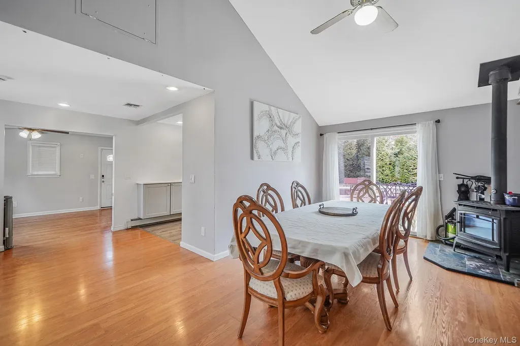 19 Goodwin Lane Coram NY 11727