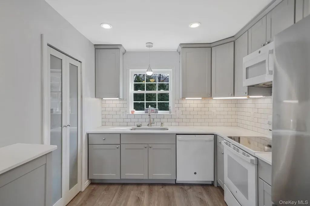 19 Goodwin Lane Coram NY 11727