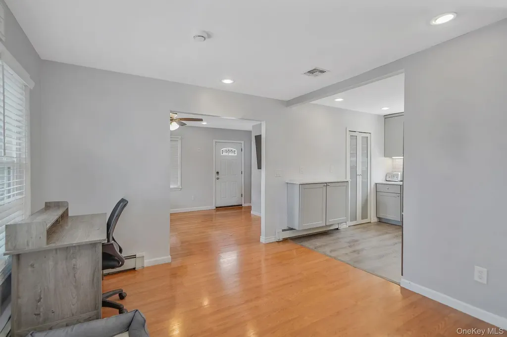 19 Goodwin Lane Coram NY 11727