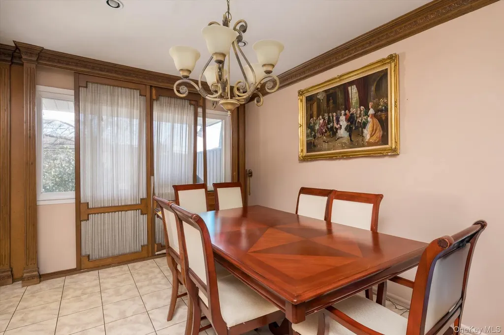 42 Netto Lane Plainview NY 11803