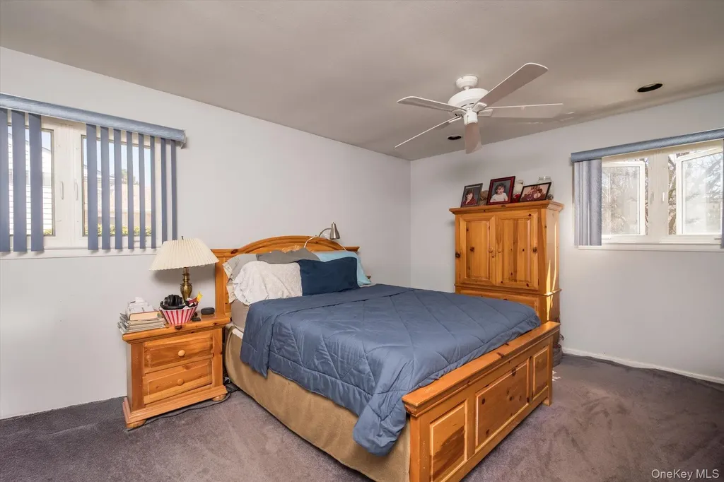 42 Netto Lane Plainview NY 11803