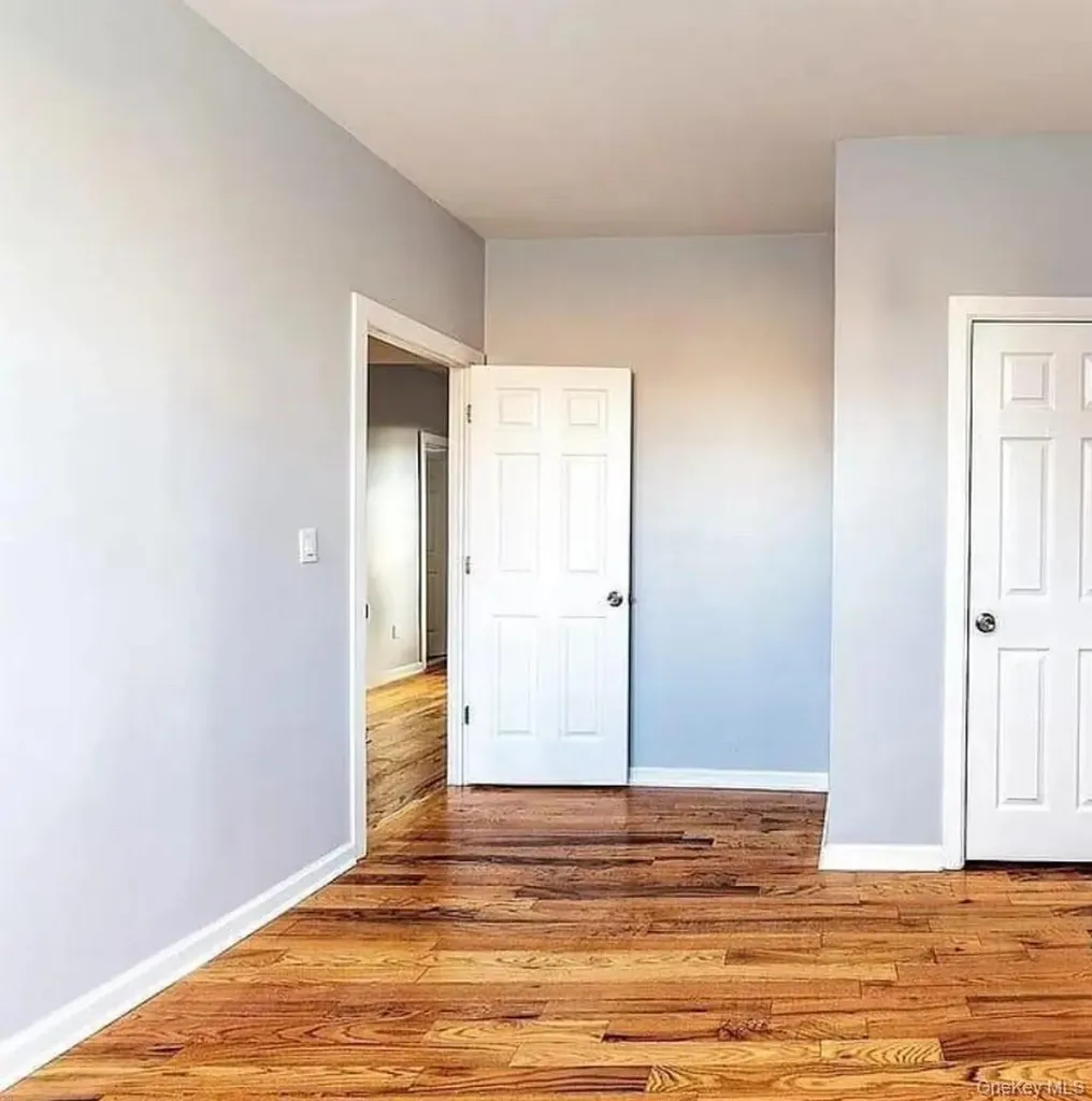 712 E 211th Street Bronx NY 10467