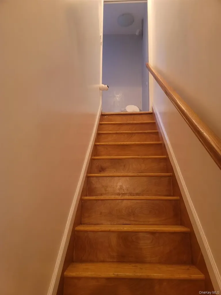 712 E 211th Street Bronx NY 10467