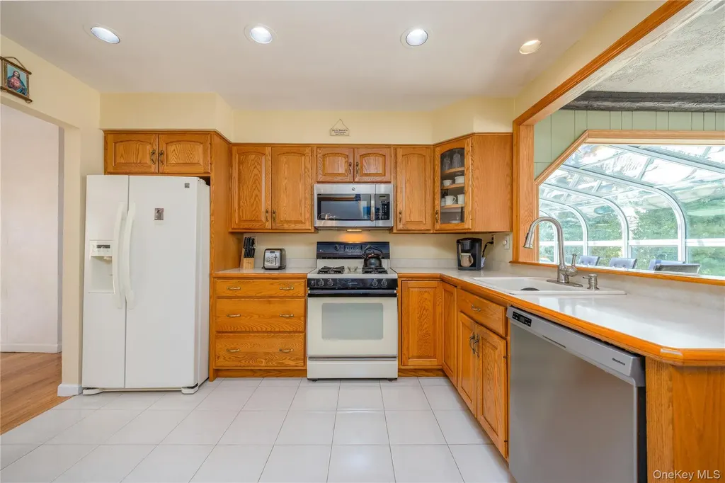 196 E Townline Road West Nyack NY 10994