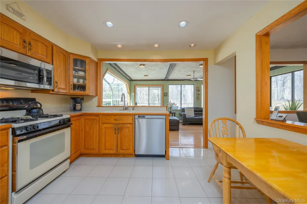 196 E Townline Road West Nyack NY 10994