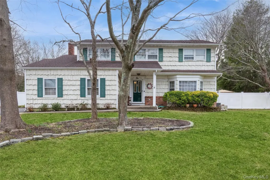 10 Liso Drive Mount Sinai NY 11766