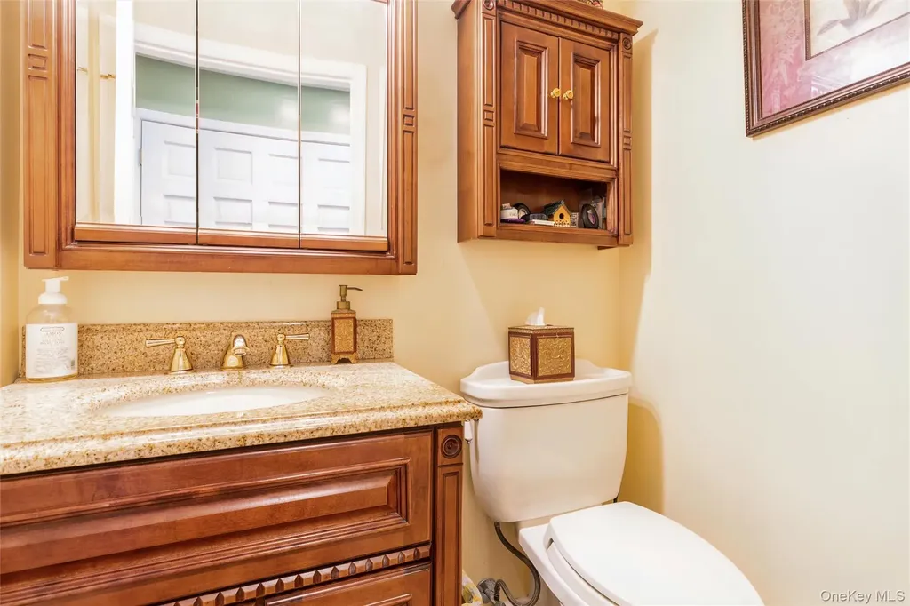 10 Liso Drive Mount Sinai NY 11766