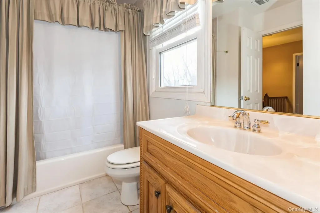 10 Liso Drive Mount Sinai NY 11766