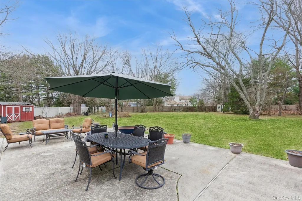 10 Liso Drive Mount Sinai NY 11766