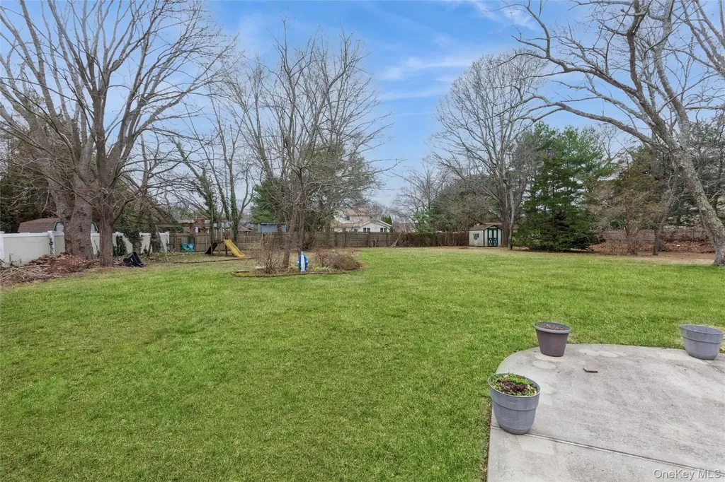10 Liso Drive Mount Sinai NY 11766