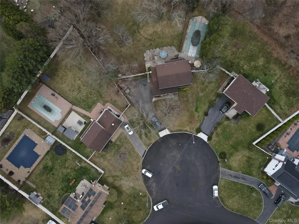 10 Liso Drive Mount Sinai NY 11766