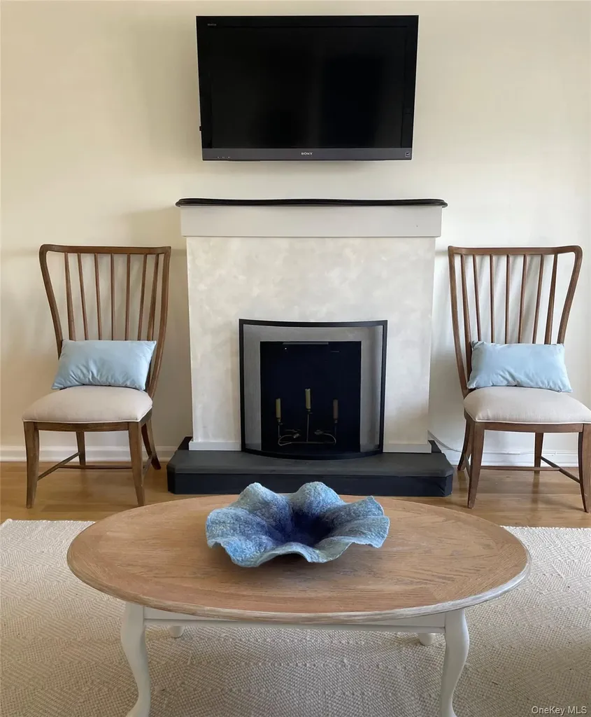 359 Verplanck Avenue Beacon NY 12508