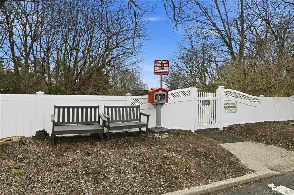 74 Rockland Drive Jericho NY 11753