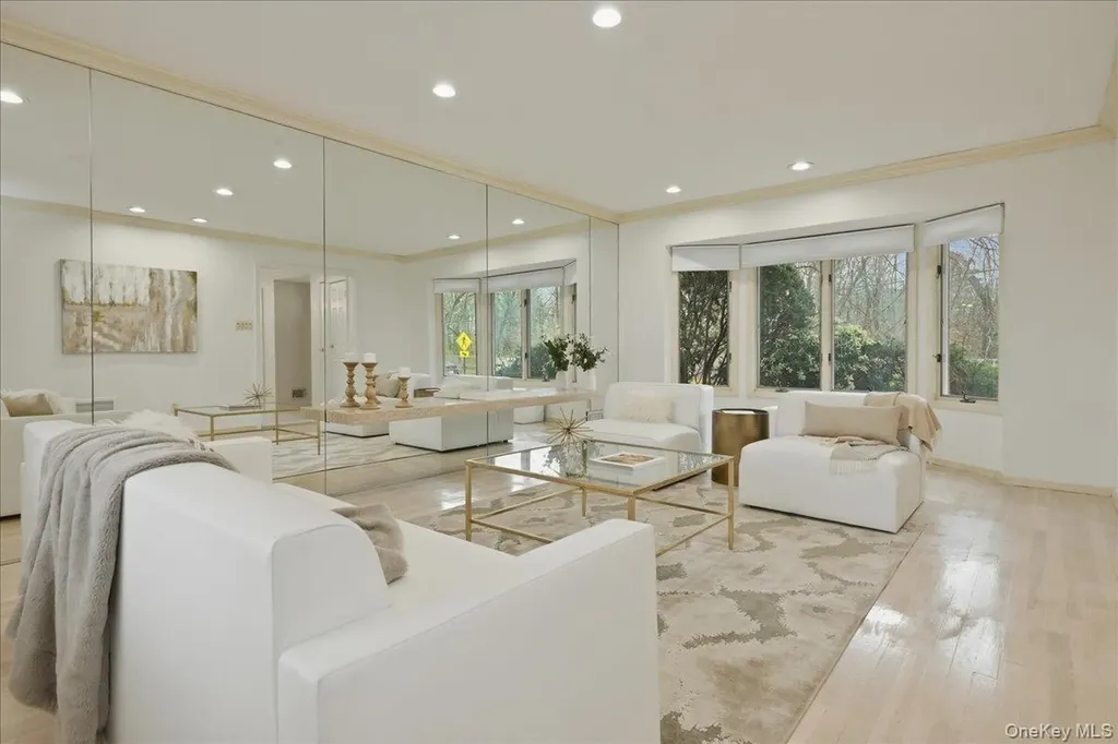 74 Rockland Drive Jericho NY 11753