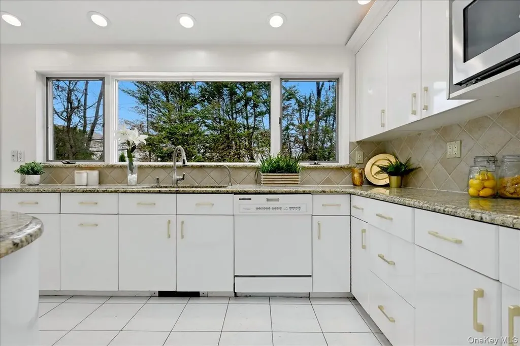 74 Rockland Drive Jericho NY 11753