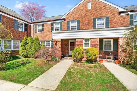 115 Robins Road New Rochelle NY 10801