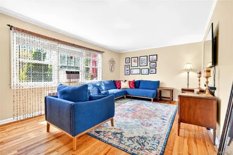 115 Robins Road New Rochelle NY 10801