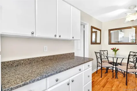 115 Robins Road New Rochelle NY 10801