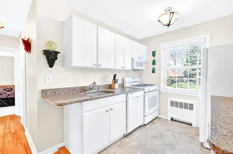 115 Robins Road New Rochelle NY 10801