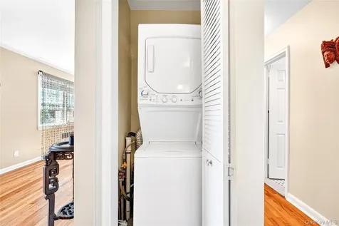 115 Robins Road New Rochelle NY 10801