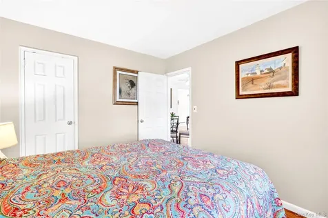 115 Robins Road New Rochelle NY 10801