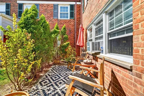 115 Robins Road New Rochelle NY 10801