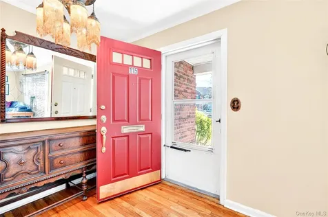 115 Robins Road New Rochelle NY 10801