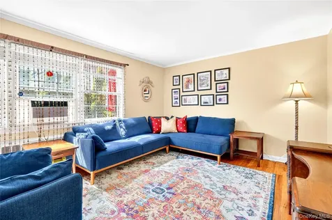 115 Robins Road New Rochelle NY 10801